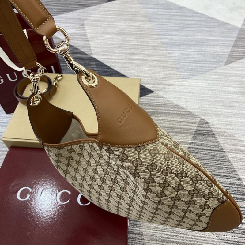 Gucci B medium canvas shoulder bag 834981