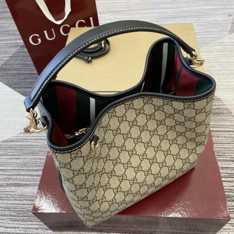Gucci GG Emblem medium bucket bag Black 815103