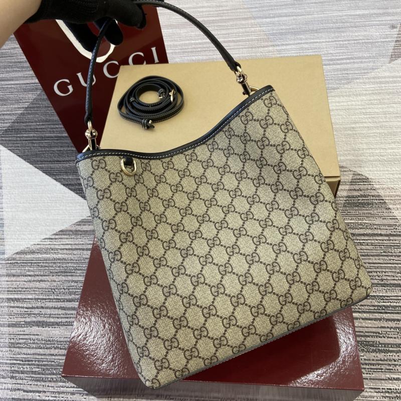 Gucci GG Emblem medium bucket bag Black 815103