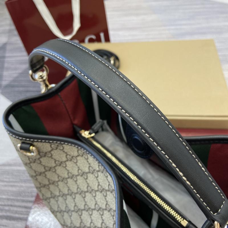 Gucci GG Emblem medium bucket bag Black 815103