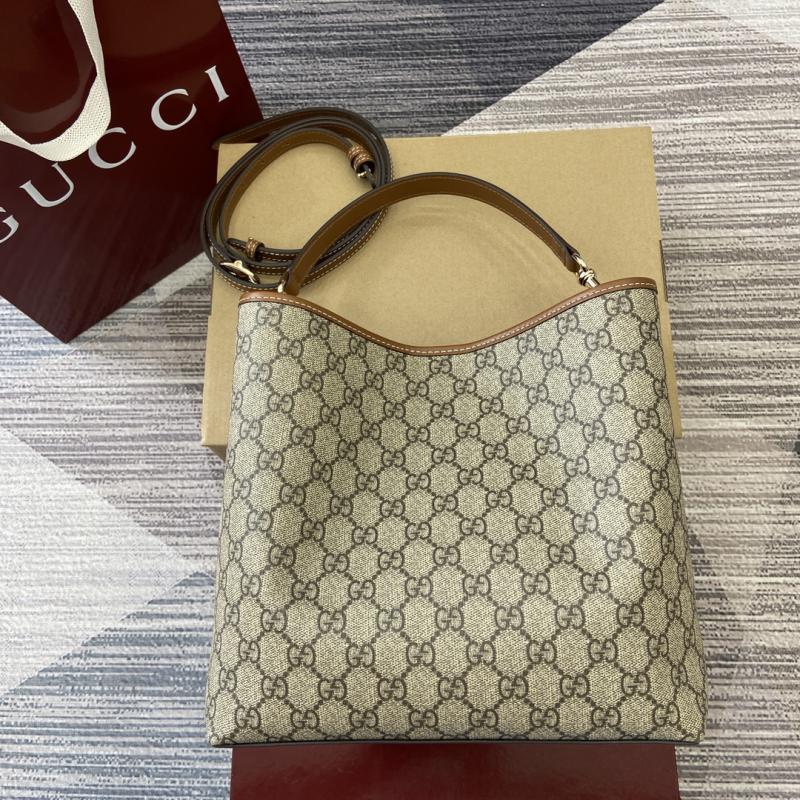 Gucci GG Emblem medium bucket bag Brown 815103