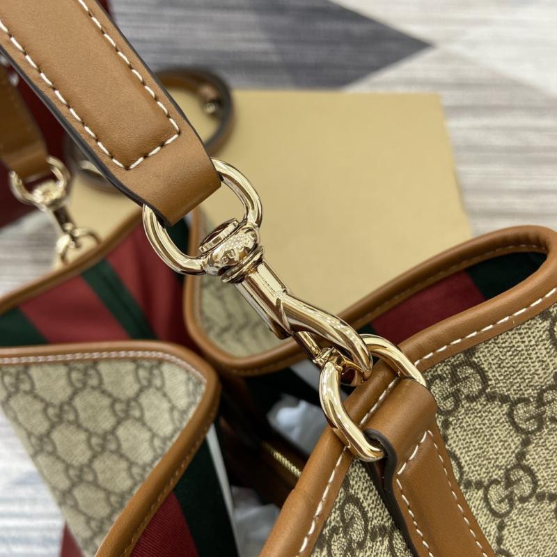 Gucci GG Emblem medium bucket bag Brown 815103