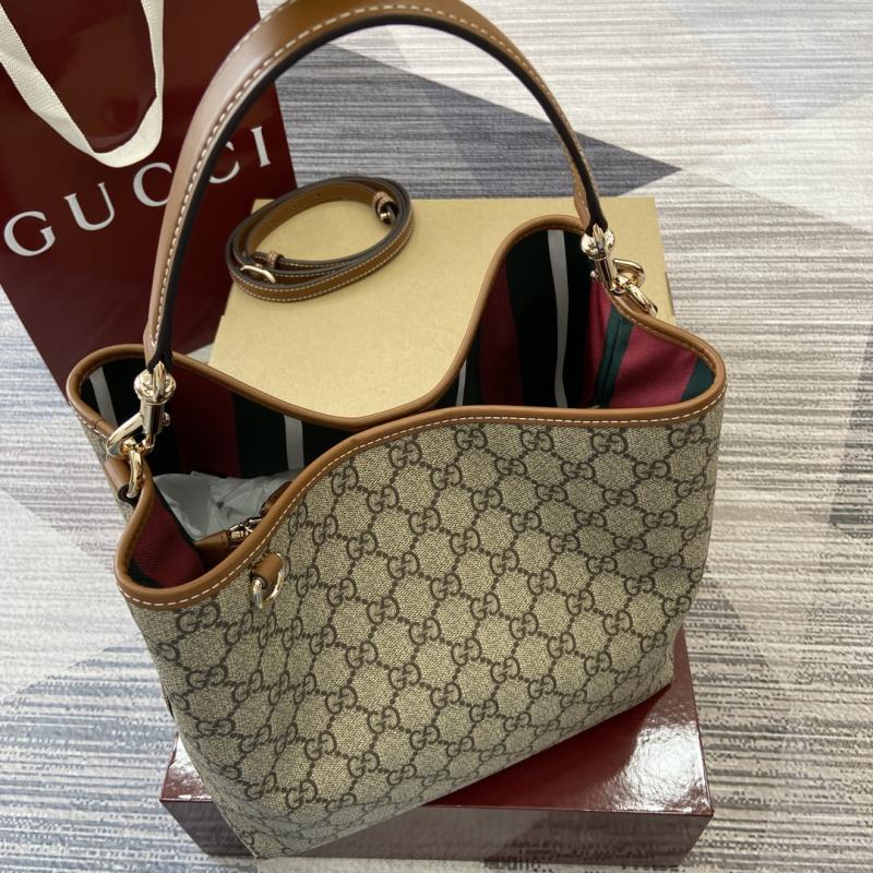 Gucci GG Emblem medium bucket bag Brown 815103