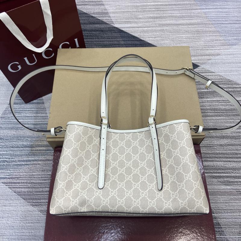 Gucci GG Emblem medium tote bag Off white 815214