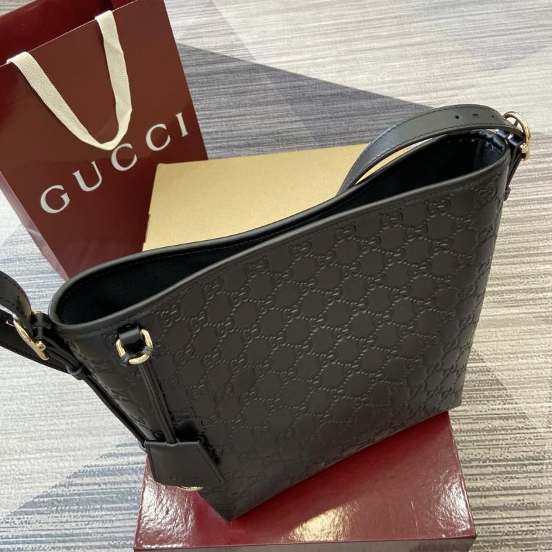 Gucci GG Emblem small shoulder bag Black 848881