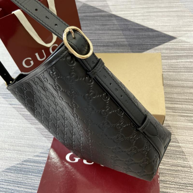 Gucci GG Emblem small shoulder bag Black 848881