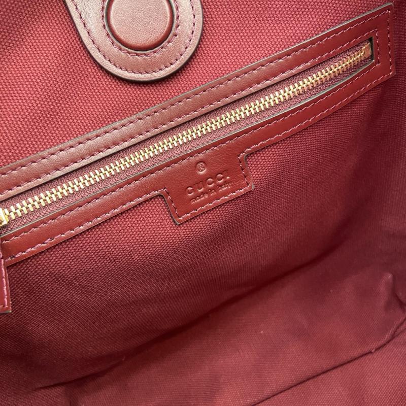 Gucci GG Emblem small shoulder bag Red 848881