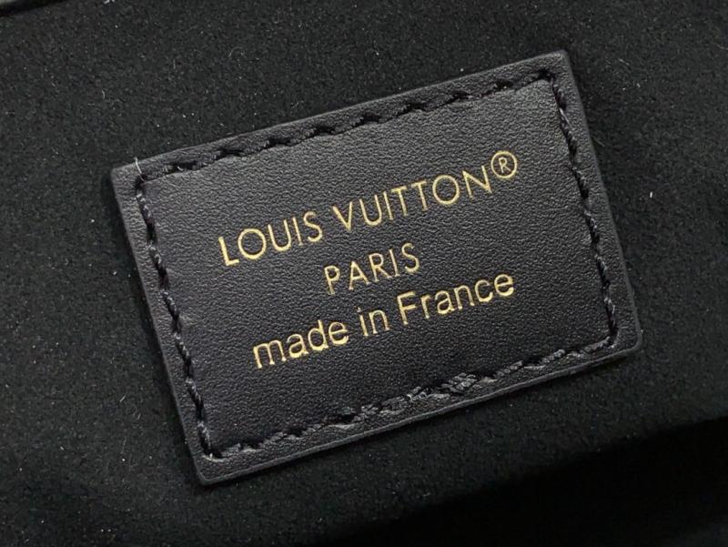 Louis Vuitton Avenue PM Black M25577