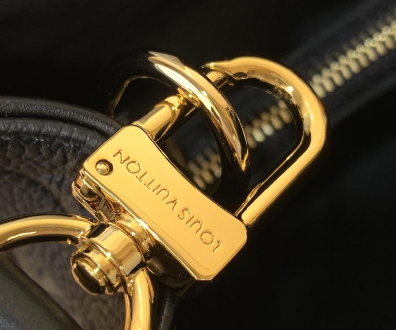 Louis Vuitton Avenue PM Black M25577