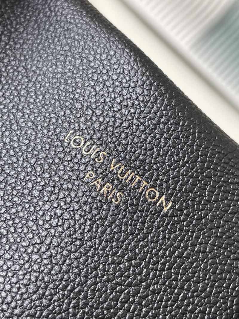 Louis Vuitton Express Travel Black M26037