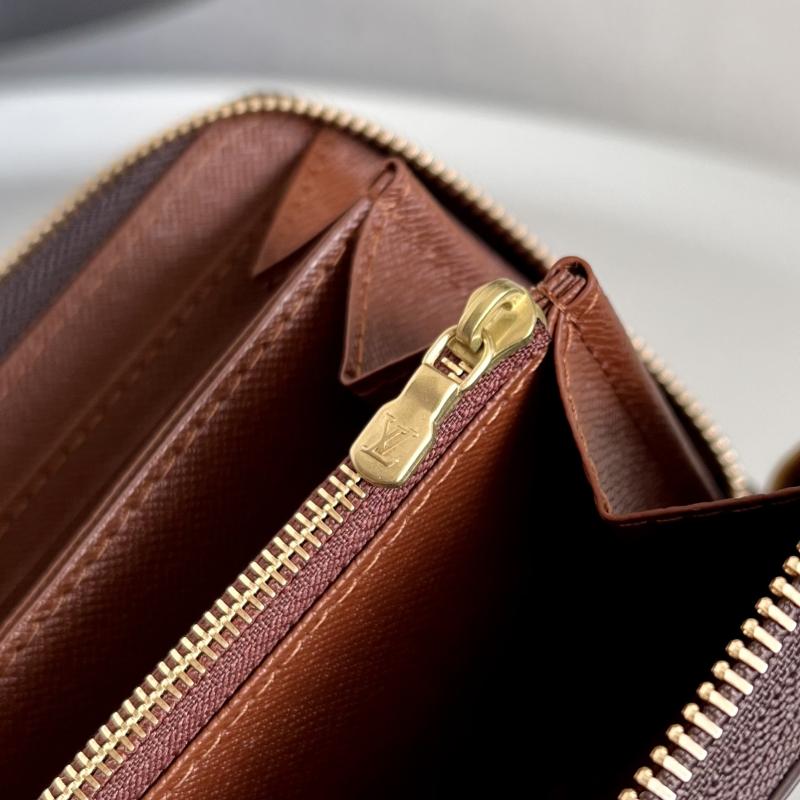 Louis Vuitton Monogram Canvas Zippy Wallet M42616