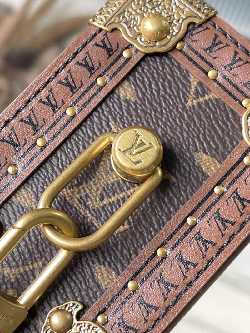 Louis Vuitton Montsouris Trunk M15166
