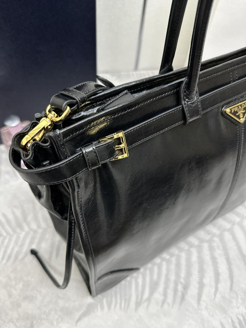 Prada Bonnie extra-large leather handbag Black 1BA439