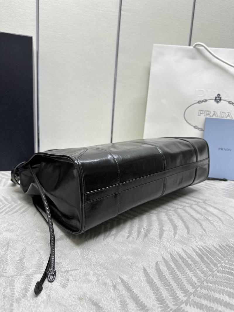 Prada Bonnie extra-large leather handbag Black 1BA439