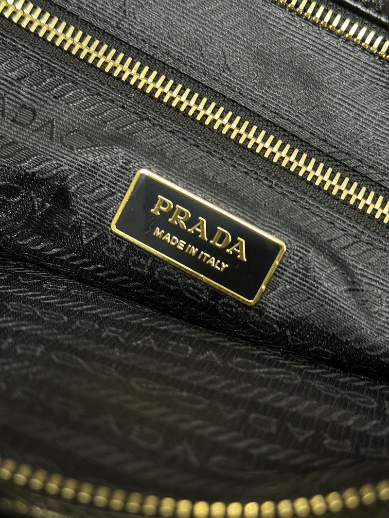 Prada Bonnie extra-large leather handbag Black 1BA439