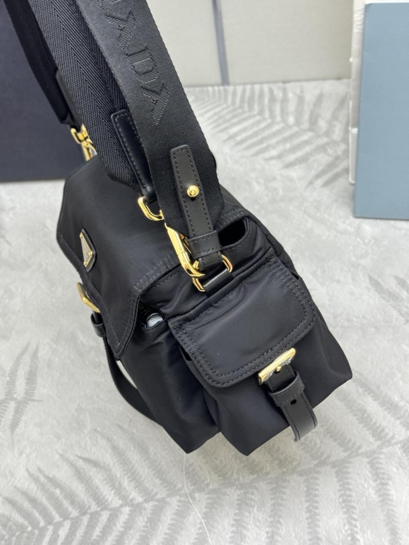 Prada Explore medium shoulder bag Black 1BD394