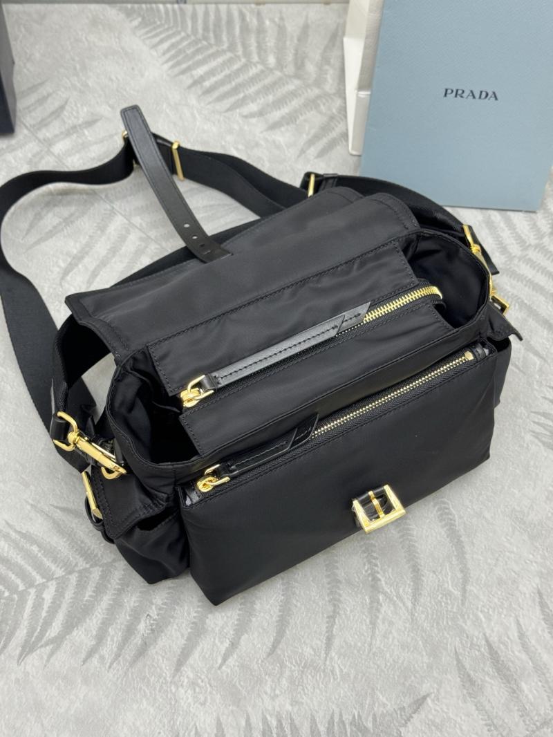 Prada Explore medium shoulder bag Black 1BD394