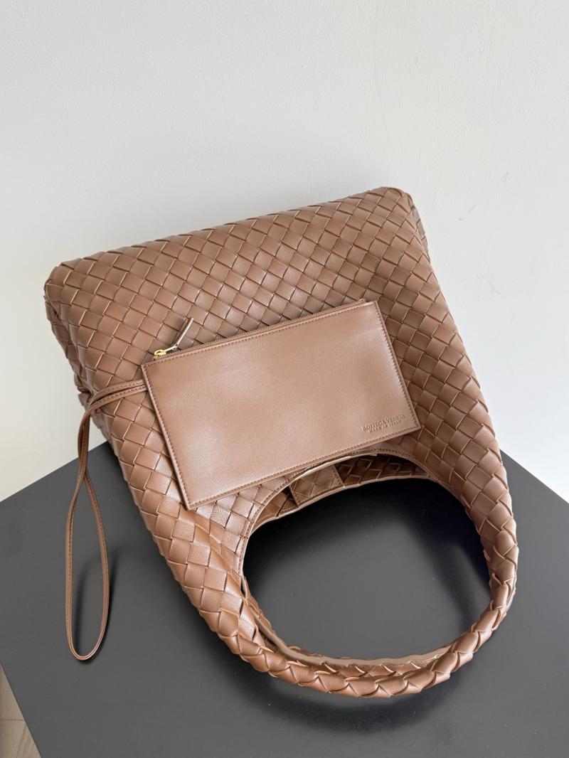 Bottega Veneta Large Campana Nocciola 844250