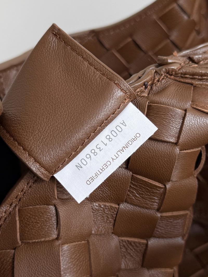 Bottega Veneta Large Campana Nocciola 844250