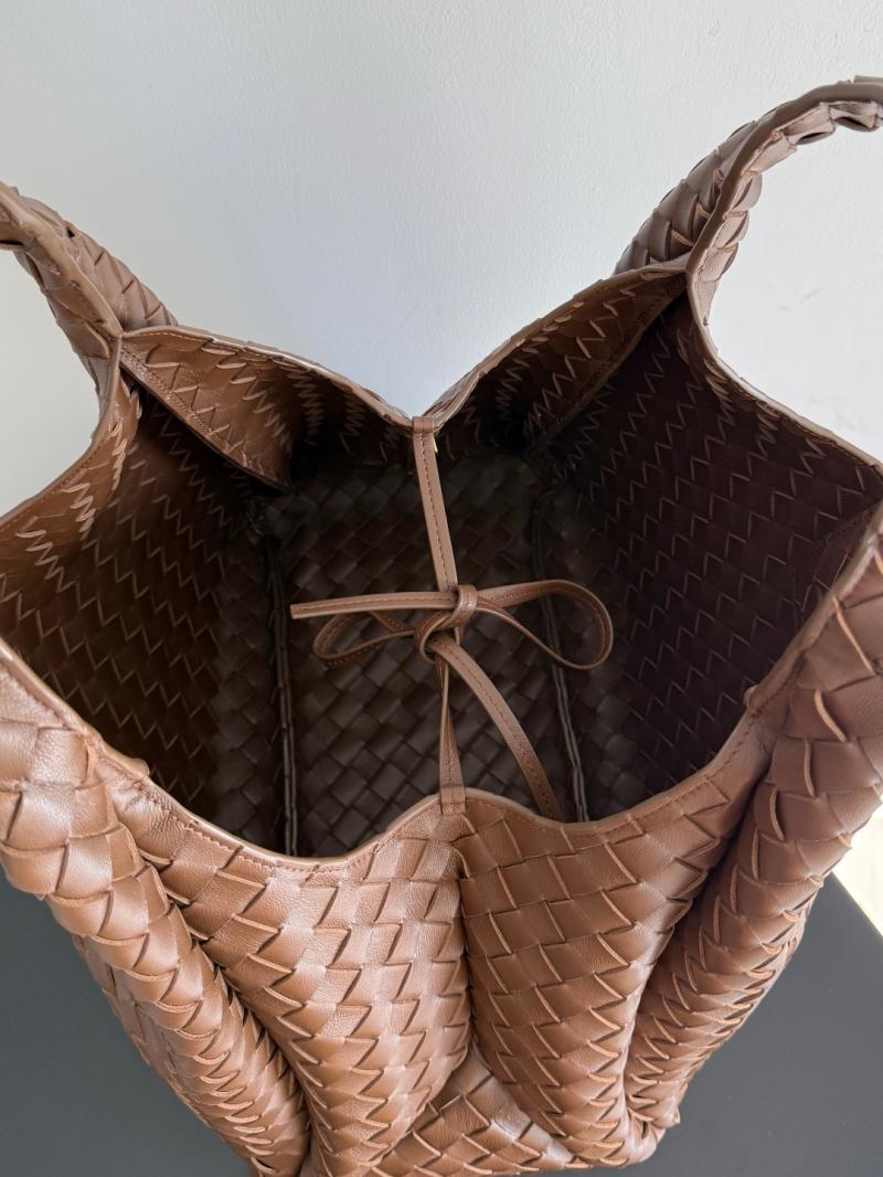 Bottega Veneta Large Campana Nocciola 844250