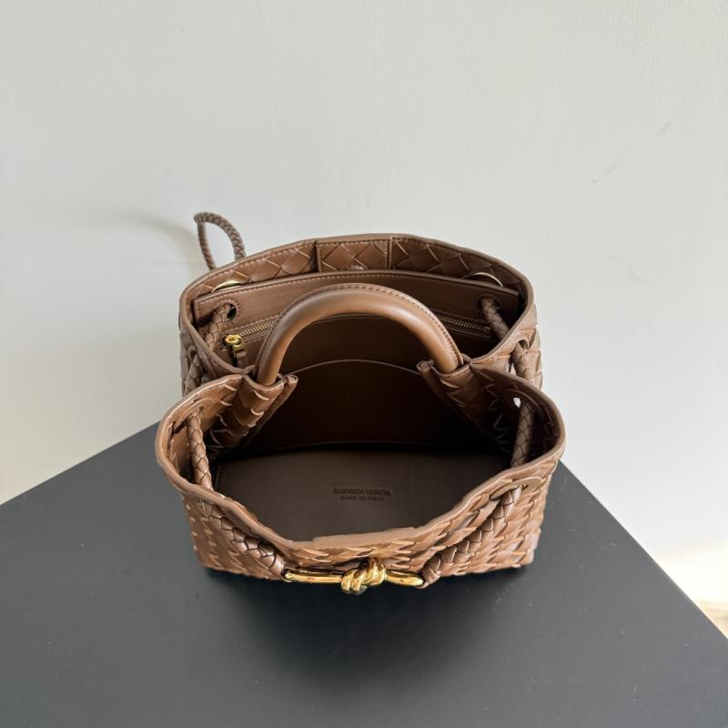 Bottega Veneta Small Andiamo Nocciola 743568