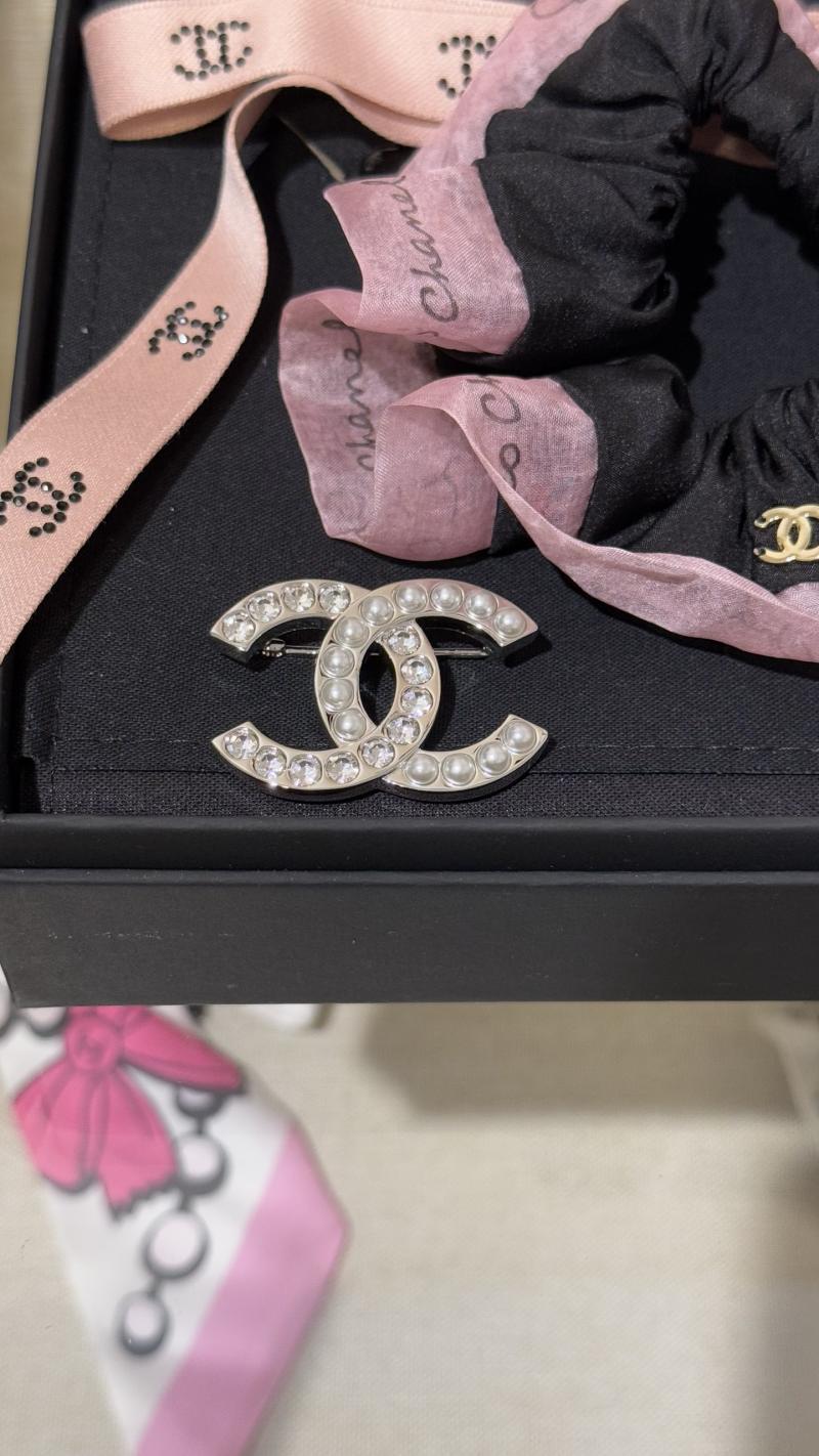 Chanel Brooch YCB92203