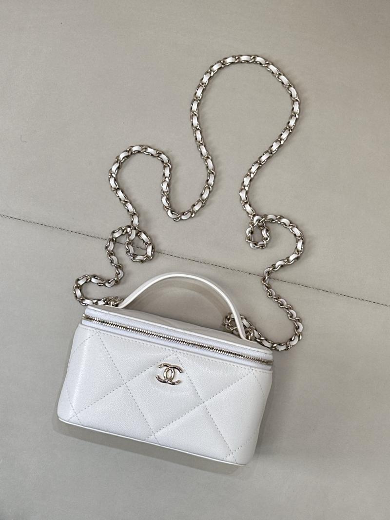 Chanel Long Vanity With Chain White AP4933