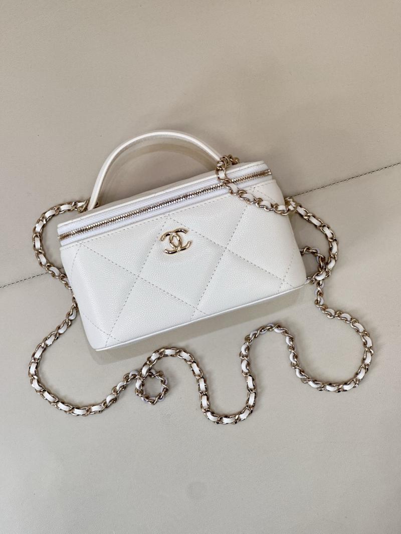 Chanel Long Vanity With Chain White AP4933