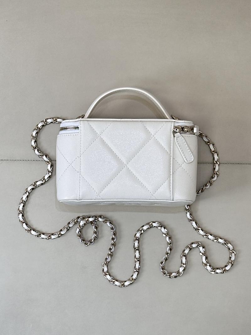 Chanel Long Vanity With Chain White AP4933