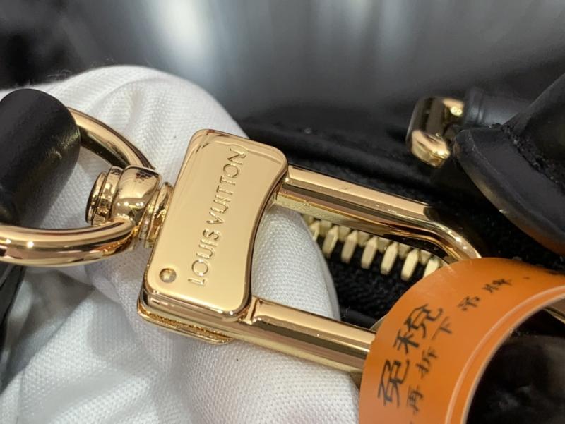 Louis Vuitton Alma BB Black M26409