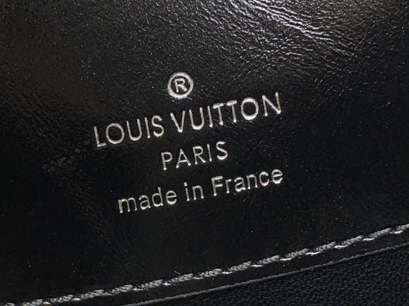Louis Vuitton Capucines East-West BB M25492 Black