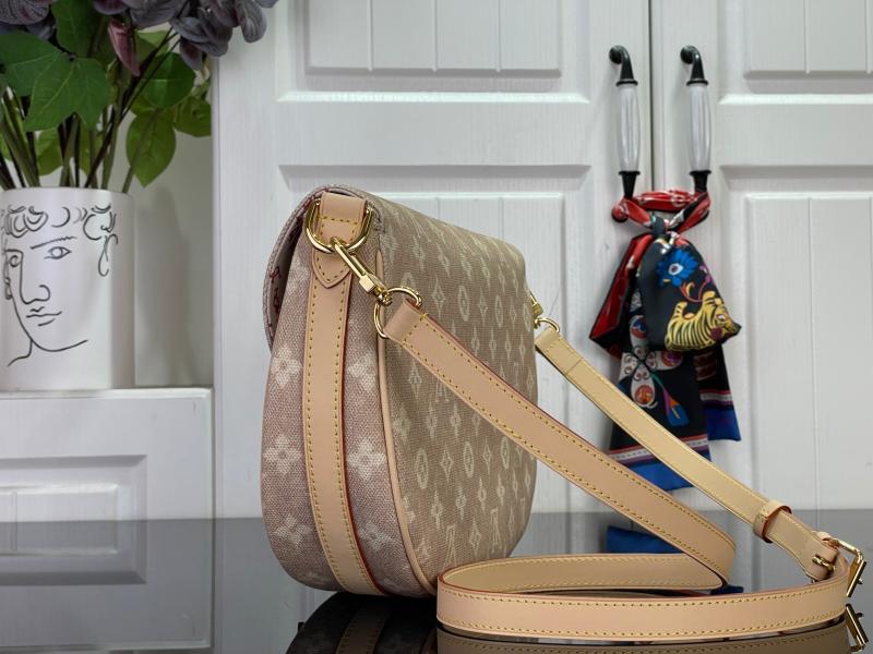Louis Vuitton Escape M15134