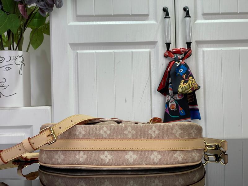 Louis Vuitton Escape M15134