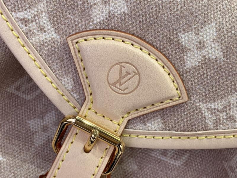 Louis Vuitton Montsouris PM M15135