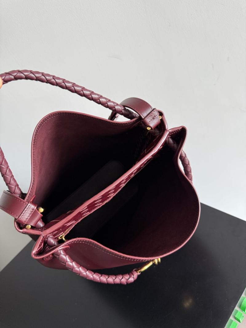 Bottega Veneta Andiamo Bucket Barolo 844169