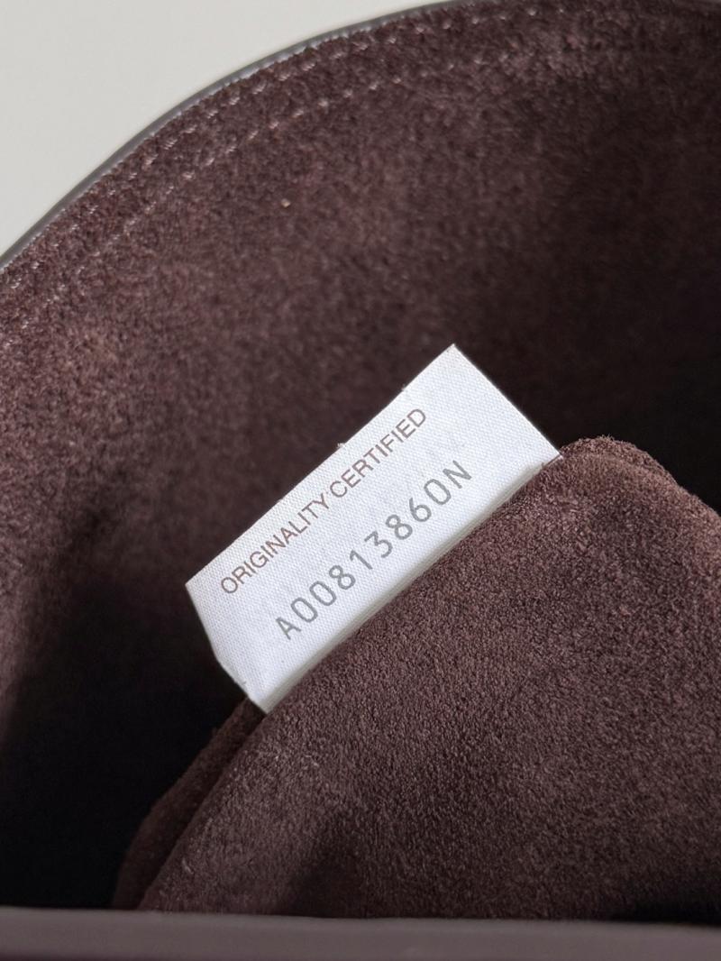 Bottega Veneta Andiamo Bucket Fondant 844169