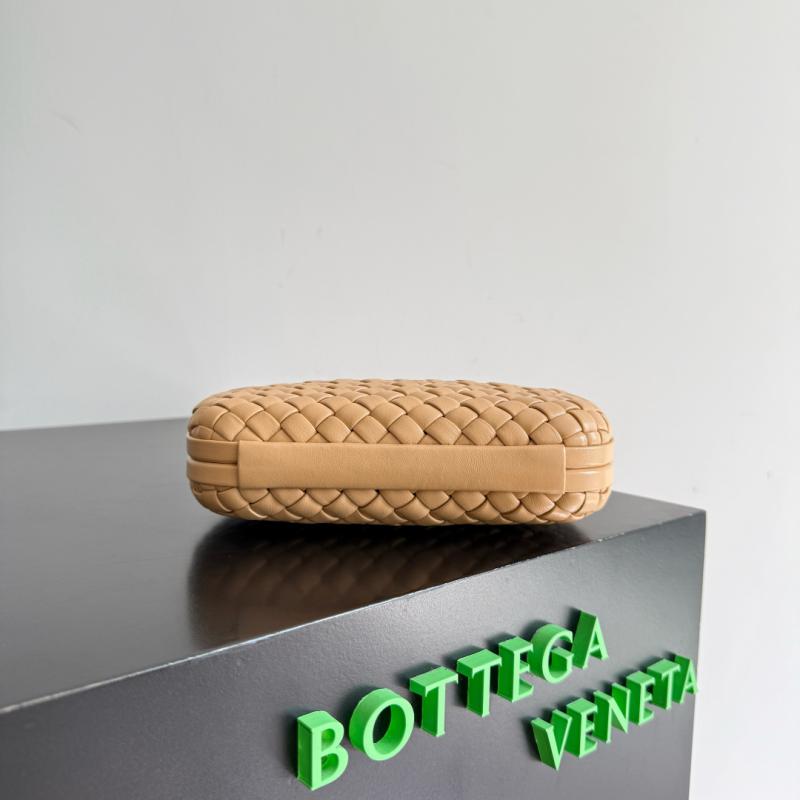 Bottega Veneta Classic Knot Clutch Almond B717622
