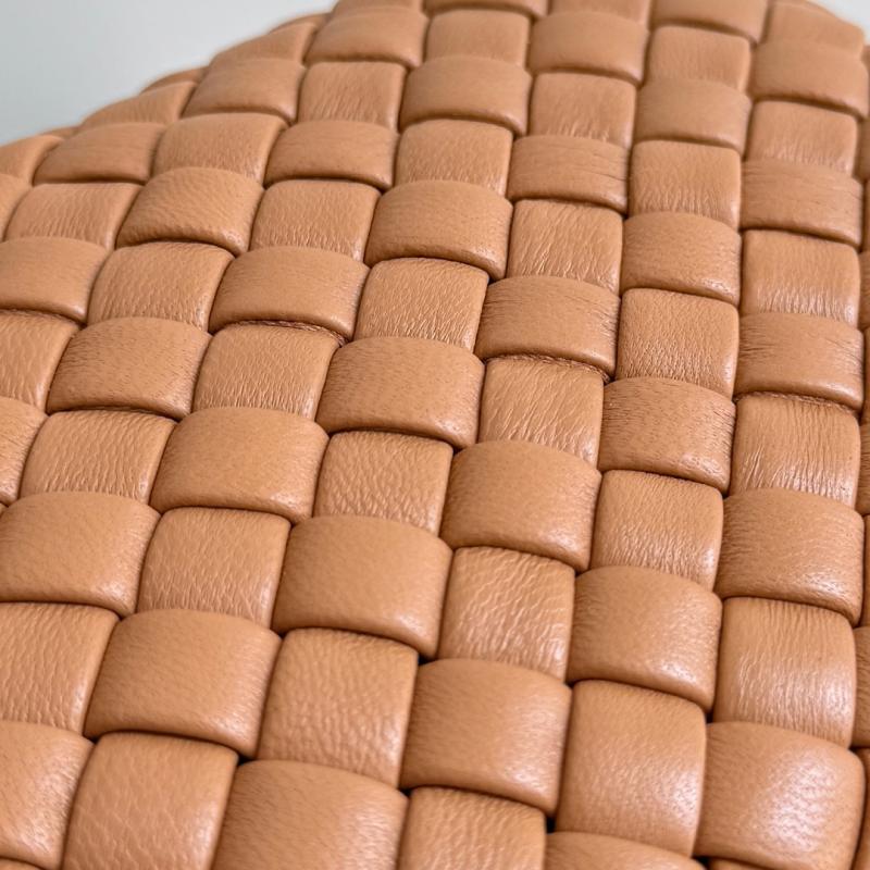 Bottega Veneta Classic Knot Clutch Caramel B717622