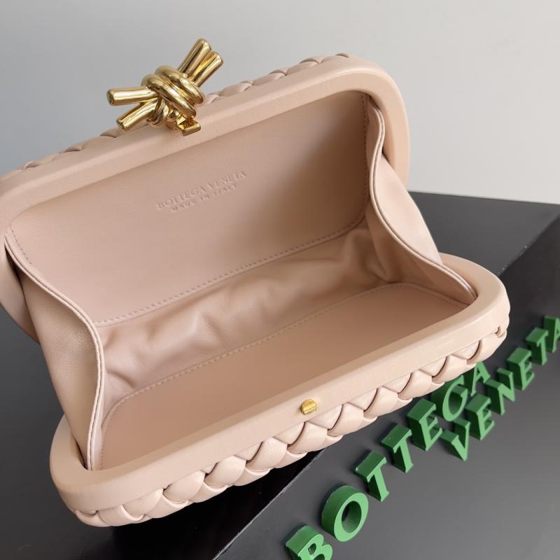 Bottega Veneta Classic Knot Clutch Lotus pink B717622