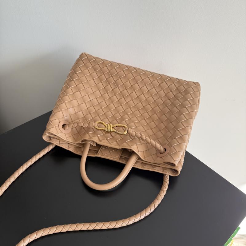 Bottega Veneta Medium Andiamo Light Brown B743572