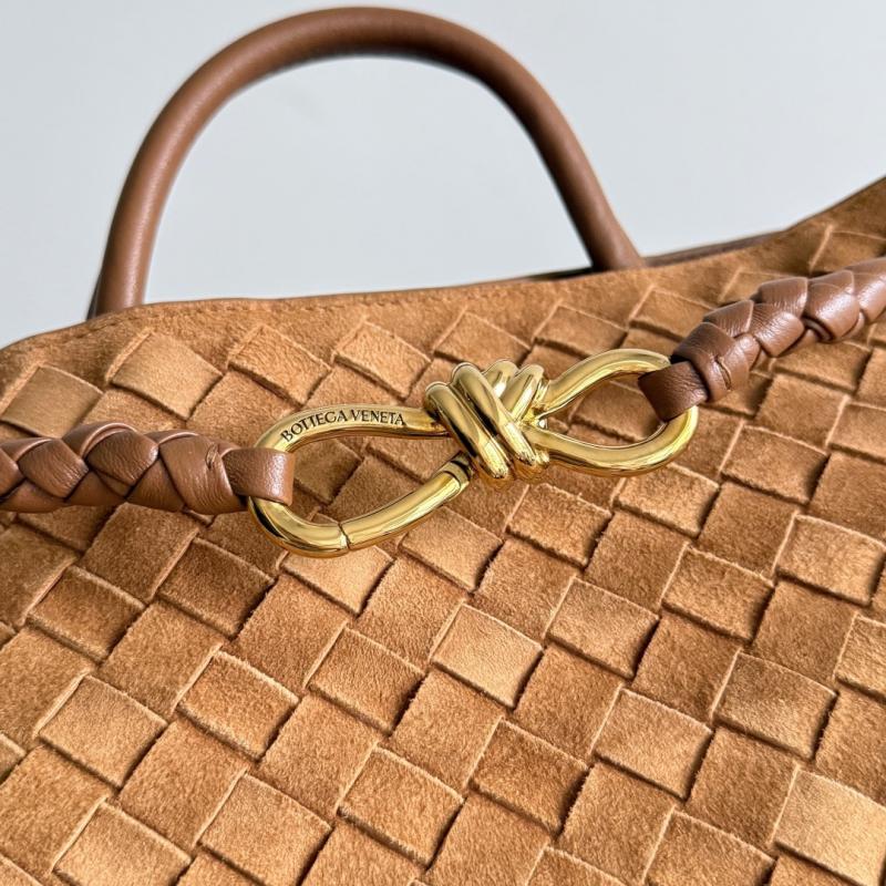 Bottega Veneta Suede Medium Andiamo Amber B743572