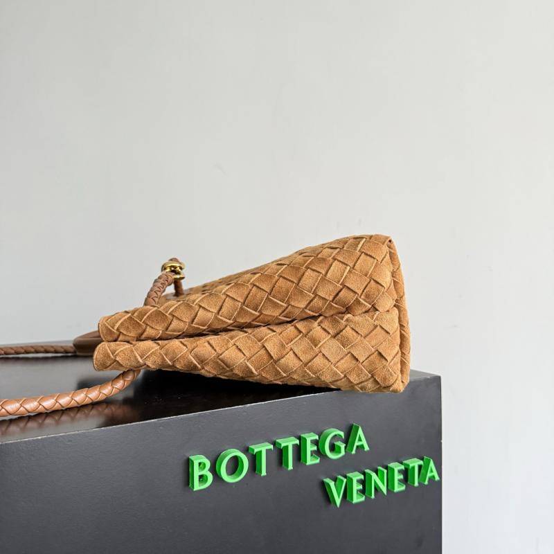 Bottega Veneta Suede Medium Andiamo Amber B743572