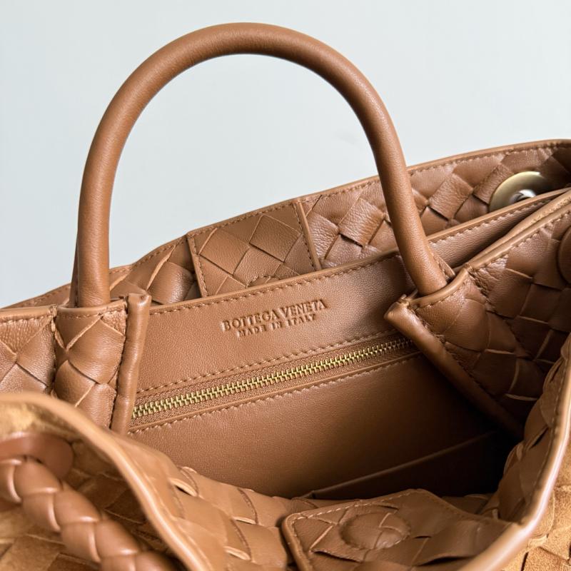 Bottega Veneta Suede Medium Andiamo Amber B743572