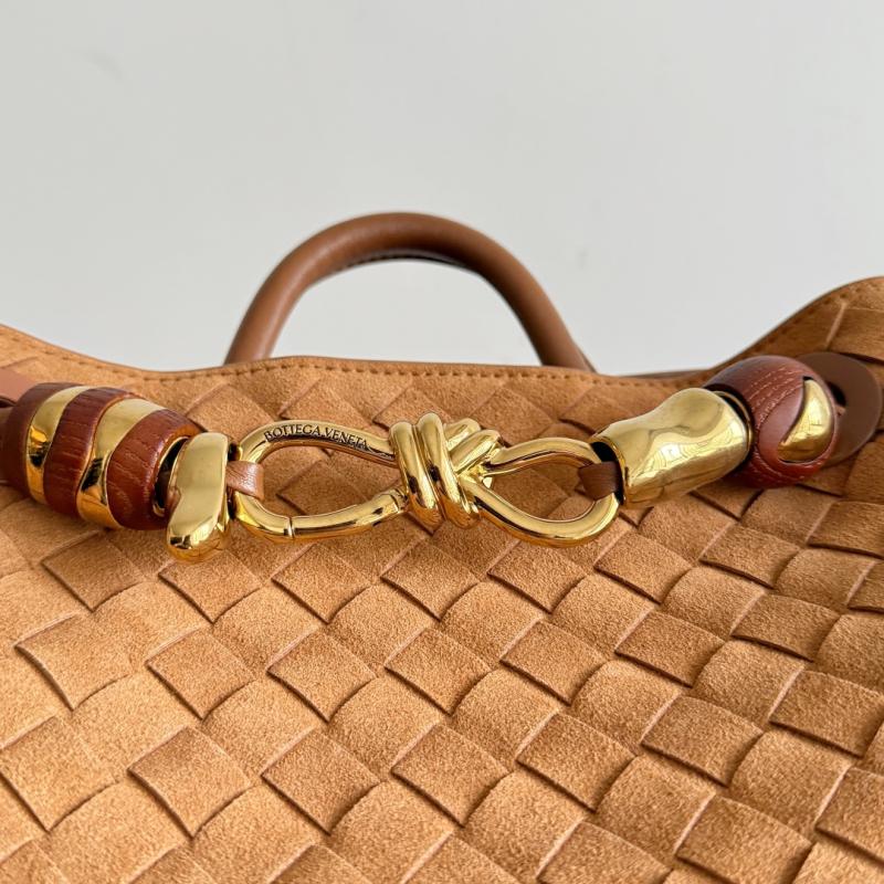 Bottega Veneta Suede Small Andiamo Amber 743568