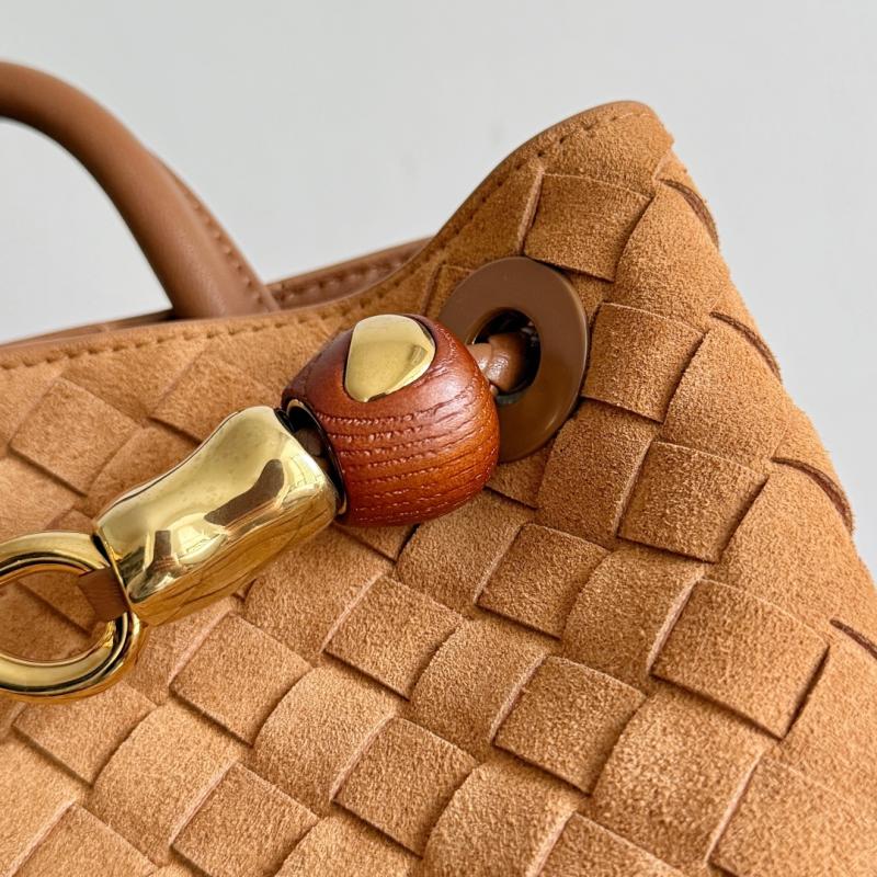 Bottega Veneta Suede Small Andiamo Amber 743568