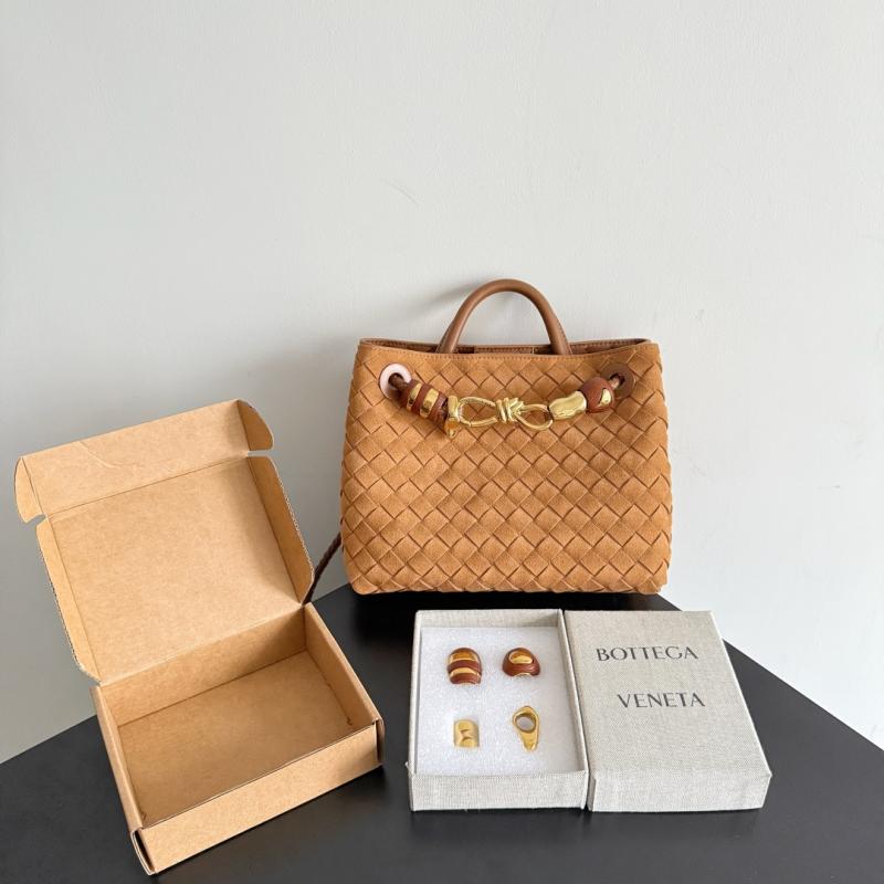 Bottega Veneta Suede Small Andiamo Amber 743568