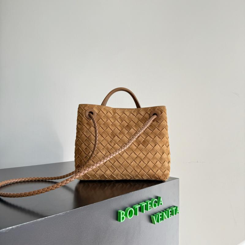 Bottega Veneta Suede Small Andiamo Amber B743568