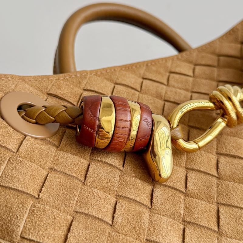 Bottega Veneta Suede Small Andiamo Brown 743568