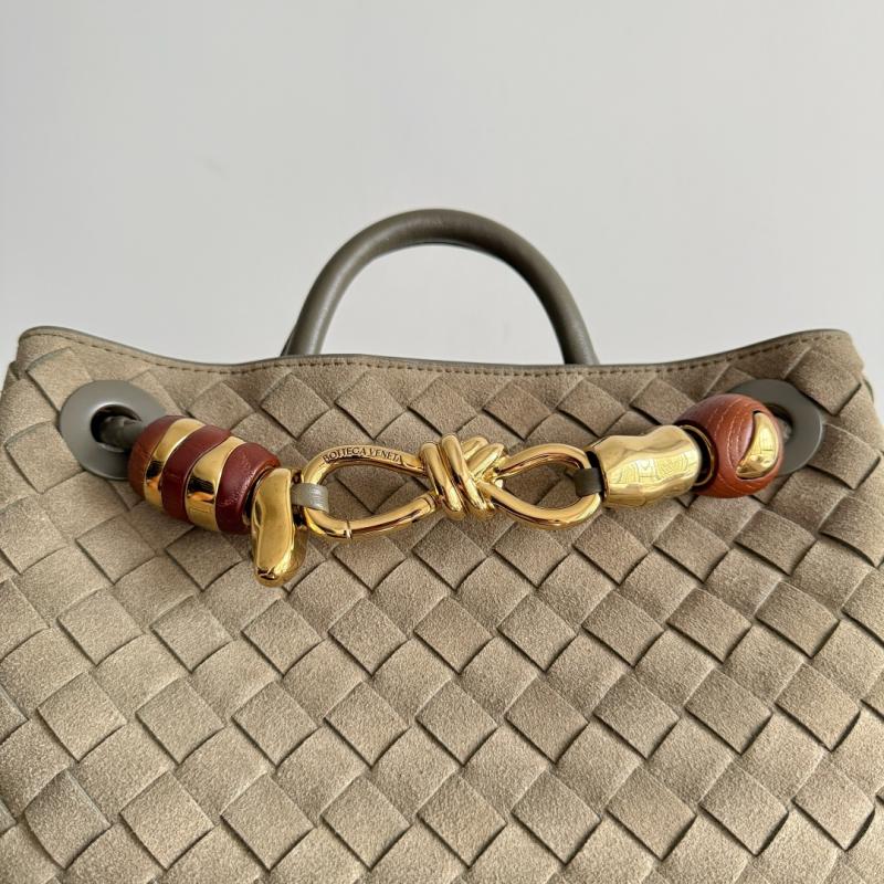 Bottega Veneta Suede Small Andiamo Cypress 743568