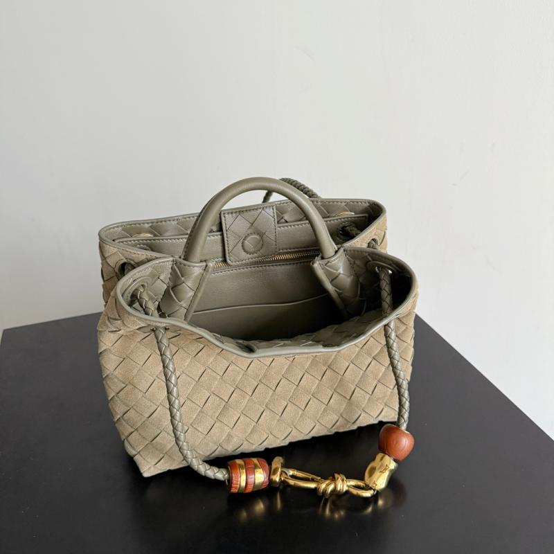 Bottega Veneta Suede Small Andiamo Cypress 743568